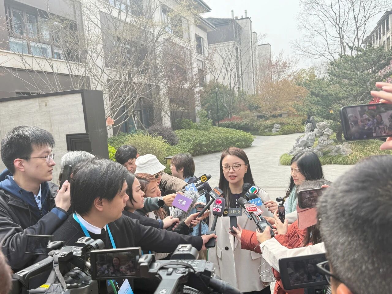 1775184006116642.jpg 21500a58357adfd1ad771dc5ecc6175b.jpg